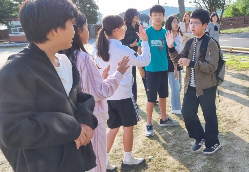 2. 오시다! 남해살이_고현초_행복한아침맞이.jpg